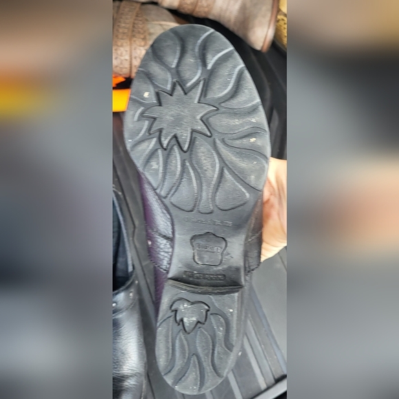 Born Black Leather Slip On Clogs With Stud Detail Western Style Size 8.5 - Picture 4 of 7